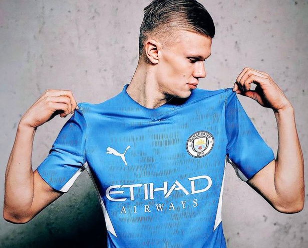 前程未明却也按部就班,暗流涌动的曼联低调前行